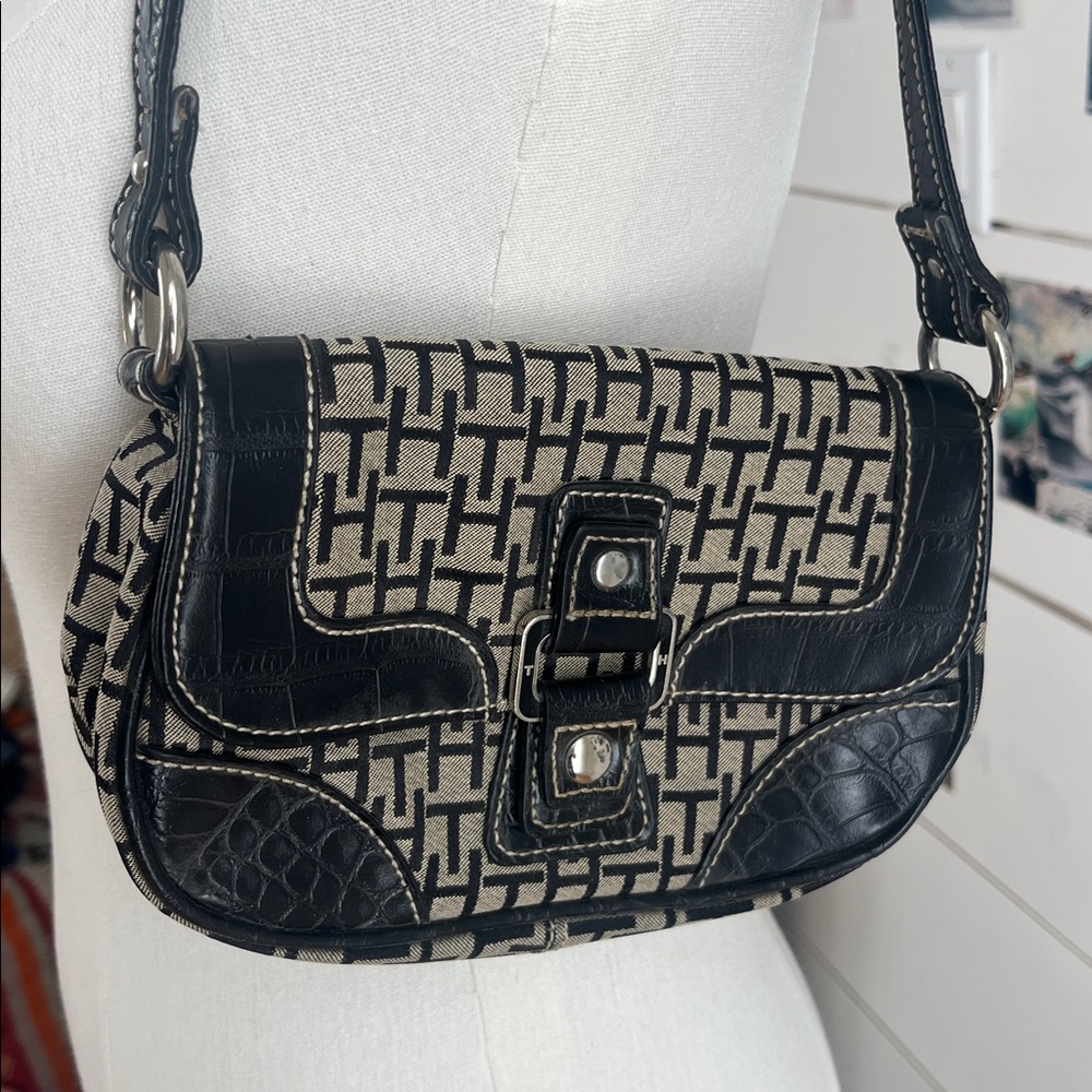 Tommy Hilfiger Woven Monogram Canvas Shoulder Bag with Black Trim - Picture 4 of 15